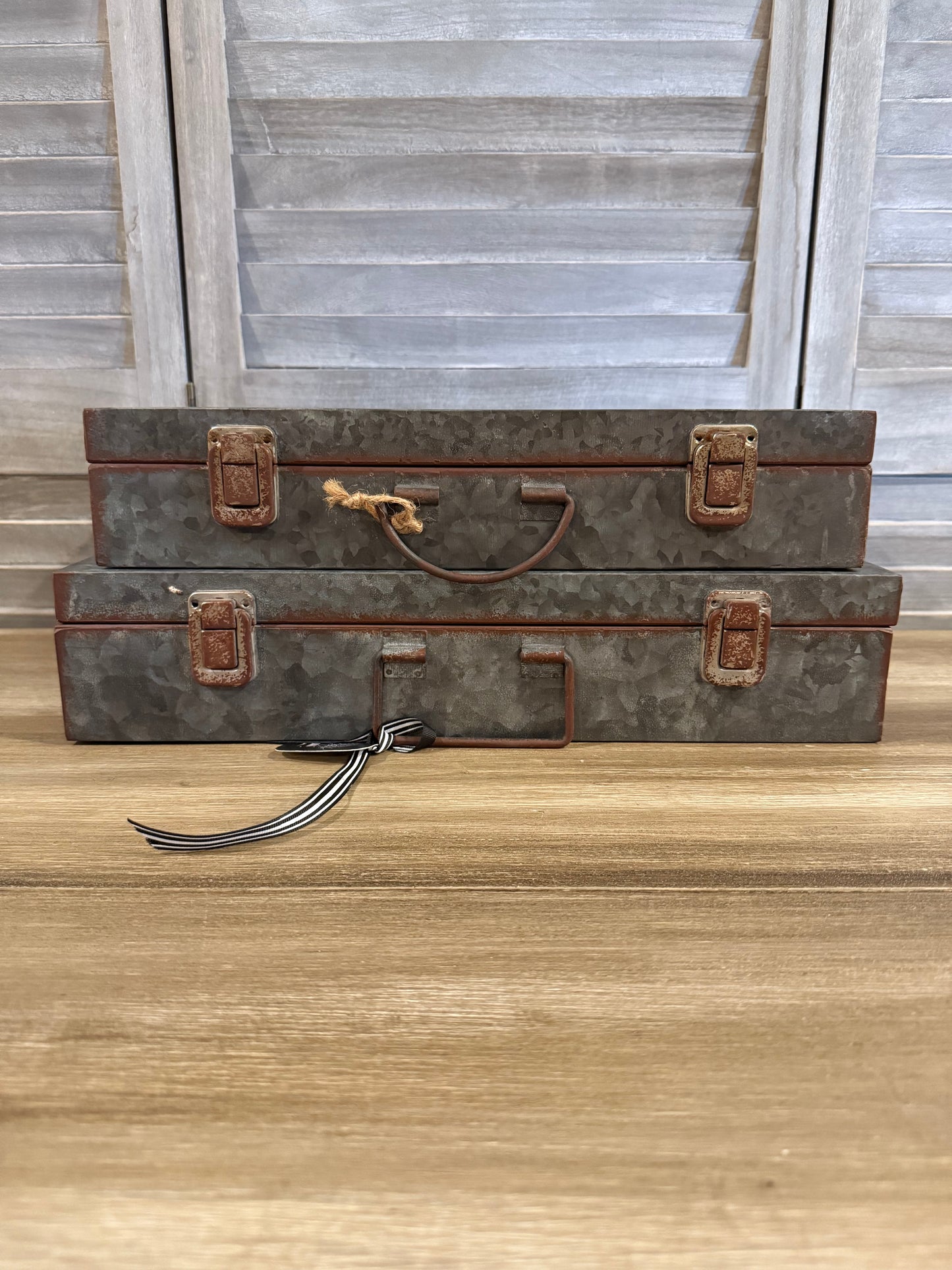 Vintage-Style Metal Suitcases – Industrial Decorative Storage Trunks