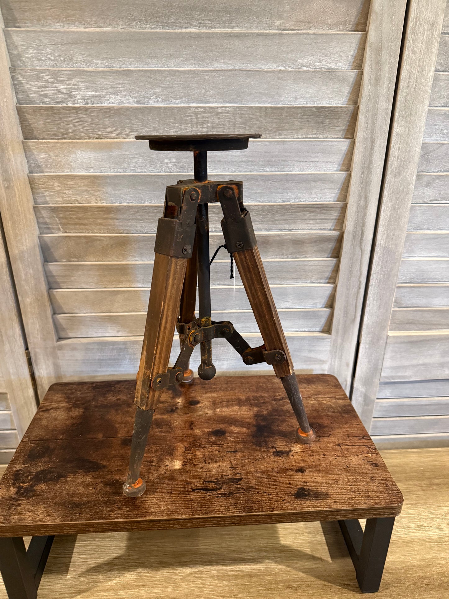 Vintage Industrial Tripod Stand – Adjustable Rustic Metal & Wood Base