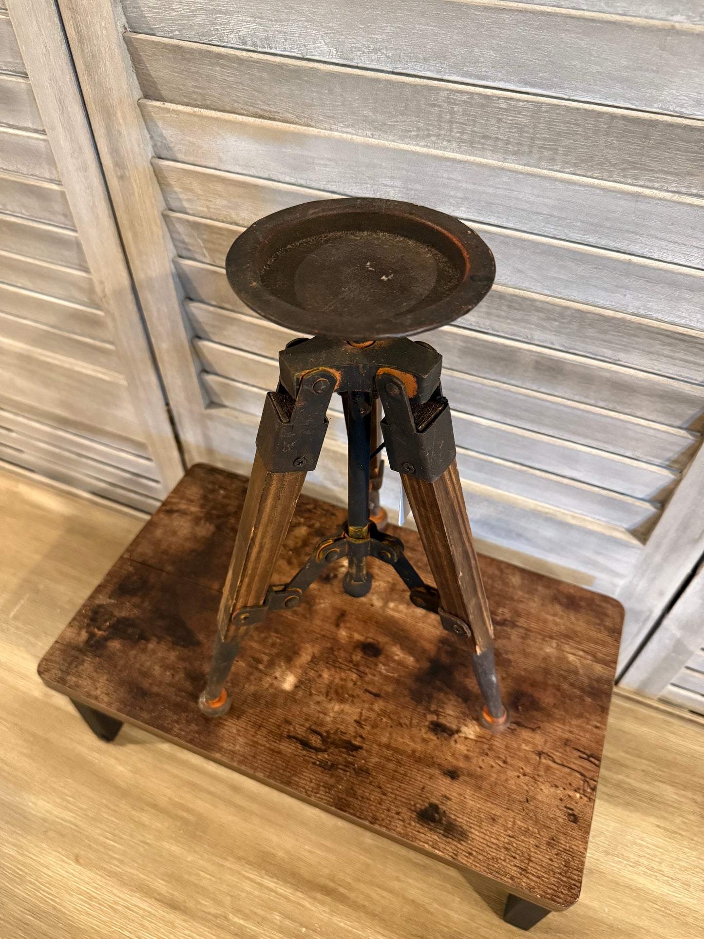 Vintage Industrial Tripod Stand – Adjustable Rustic Metal & Wood Base