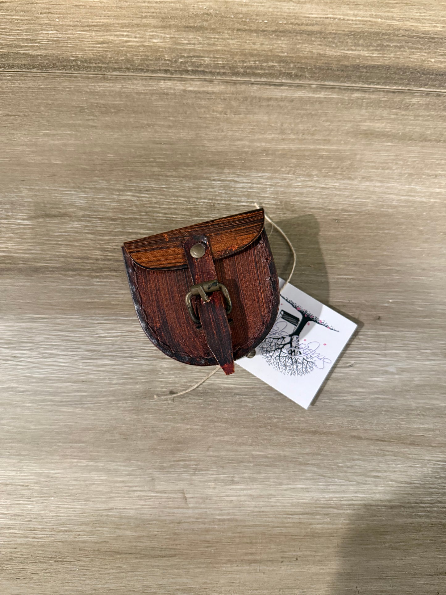 Vintage-Style Brass Compass with Wood Case – Nautical Explorer Decor
