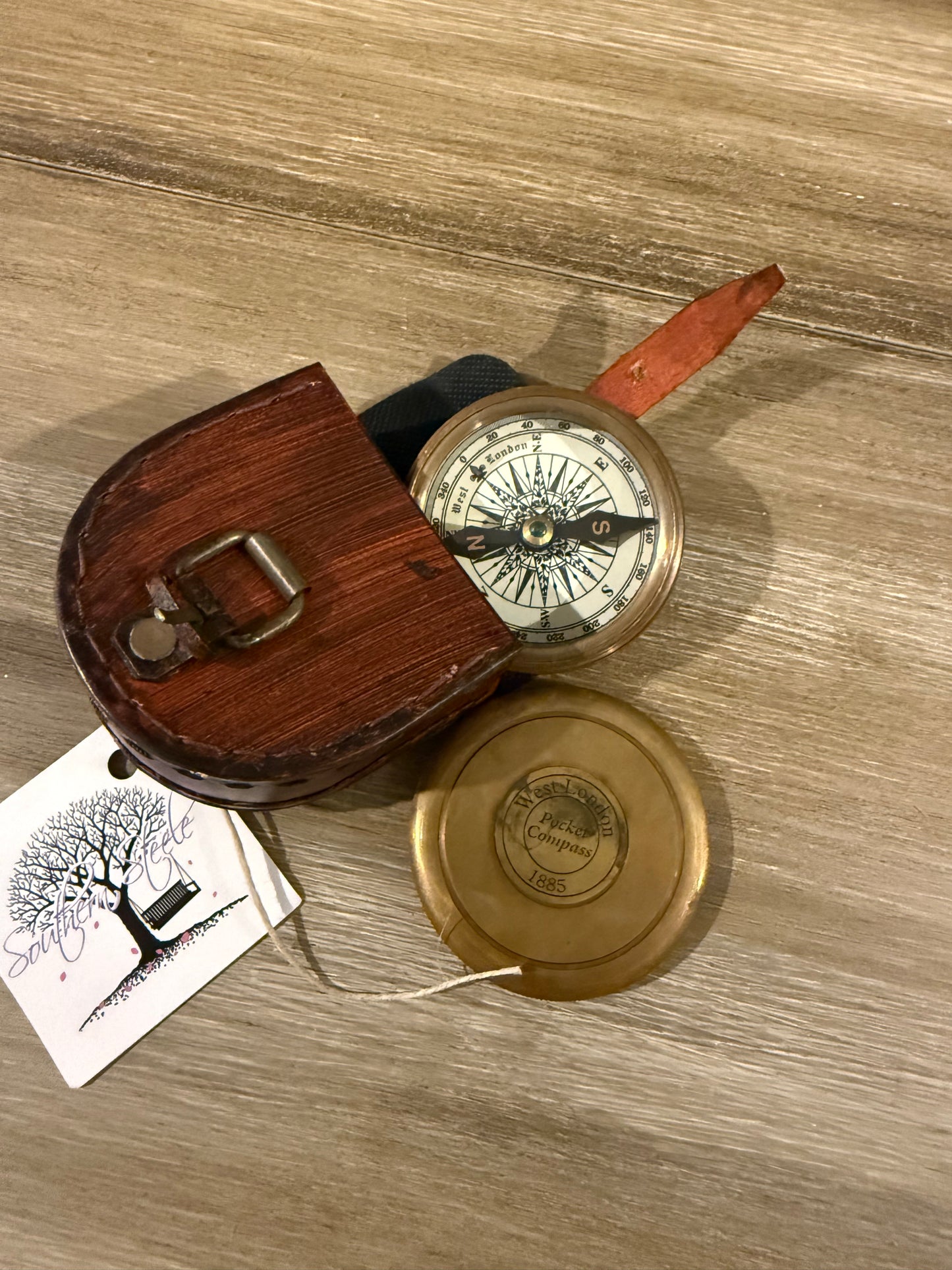 Vintage-Style Brass Compass with Wood Case – Nautical Explorer Decor