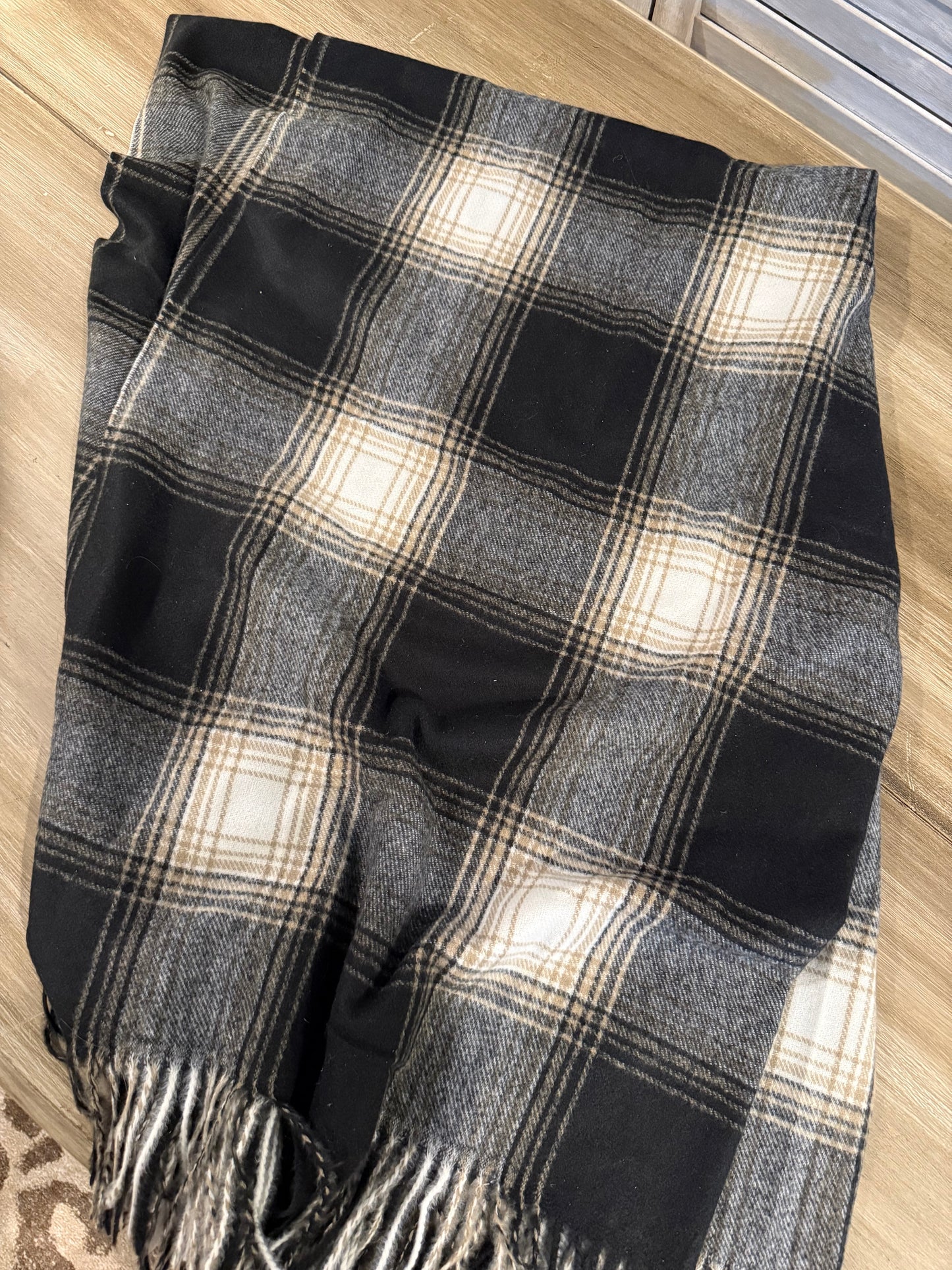 Black and Tan Plaid Fringe Throw Blanket – Cozy Farmhouse Lap Blanket