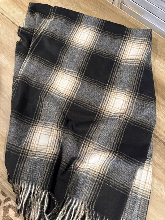 Black and Tan Plaid Fringe Throw Blanket – Cozy Farmhouse Lap Blanket