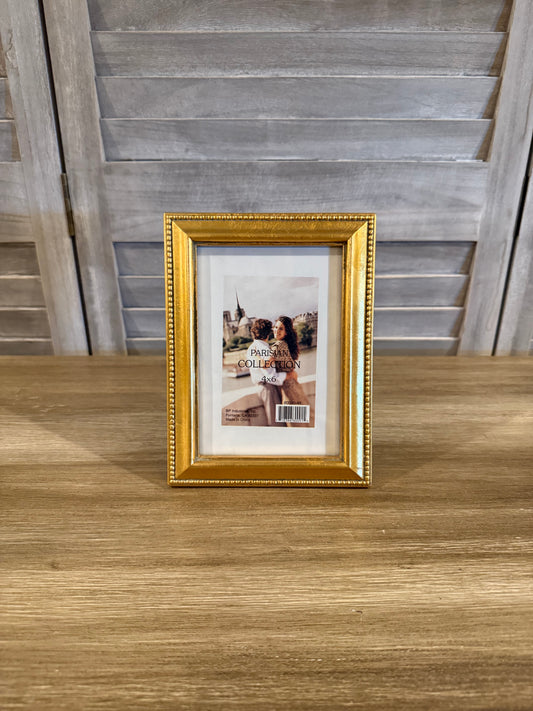 Classic Gold Picture Frame – Elegant Beaded Edge Photo Display