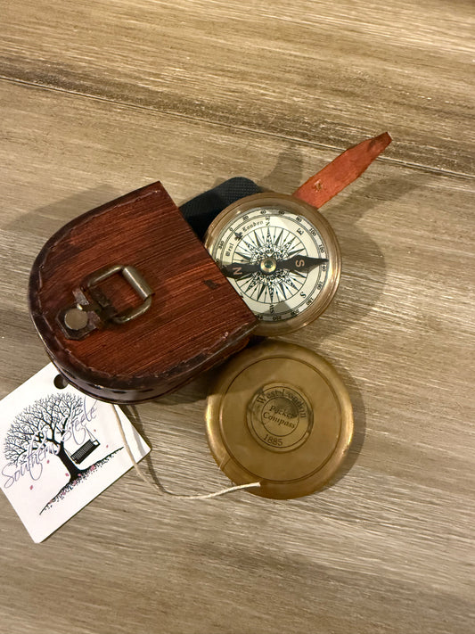 Vintage-Style Brass Compass with Wood Case – Nautical Explorer Decor
