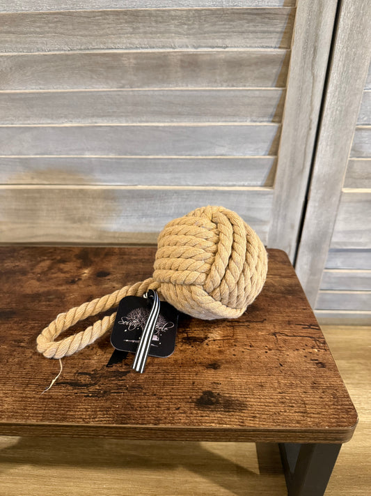 Nautical knotted rope decor
