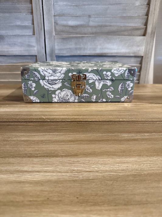 Vintage Floral Green Storage Case with Metal Latch – Decorative Organizer Box